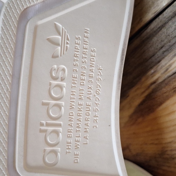 Adidas shoes - Picture 3 of 7